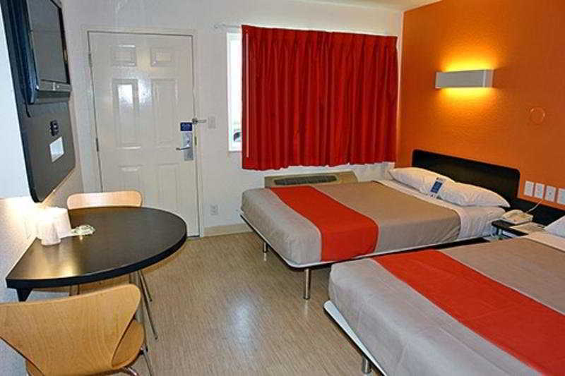 Motel 6 Boston South - Braintree Ngoại thất bức ảnh
