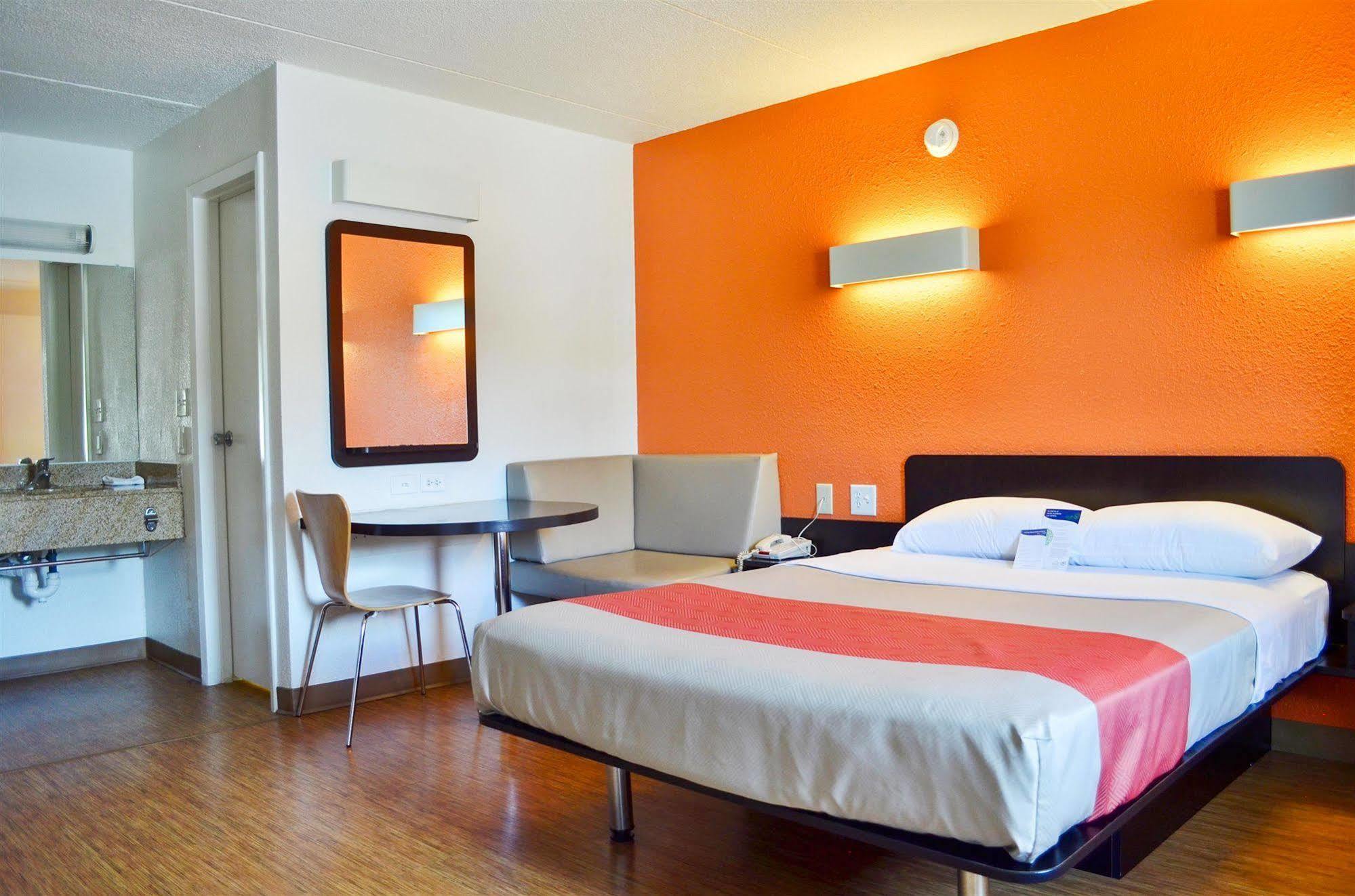 Motel 6 Boston South - Braintree Ngoại thất bức ảnh