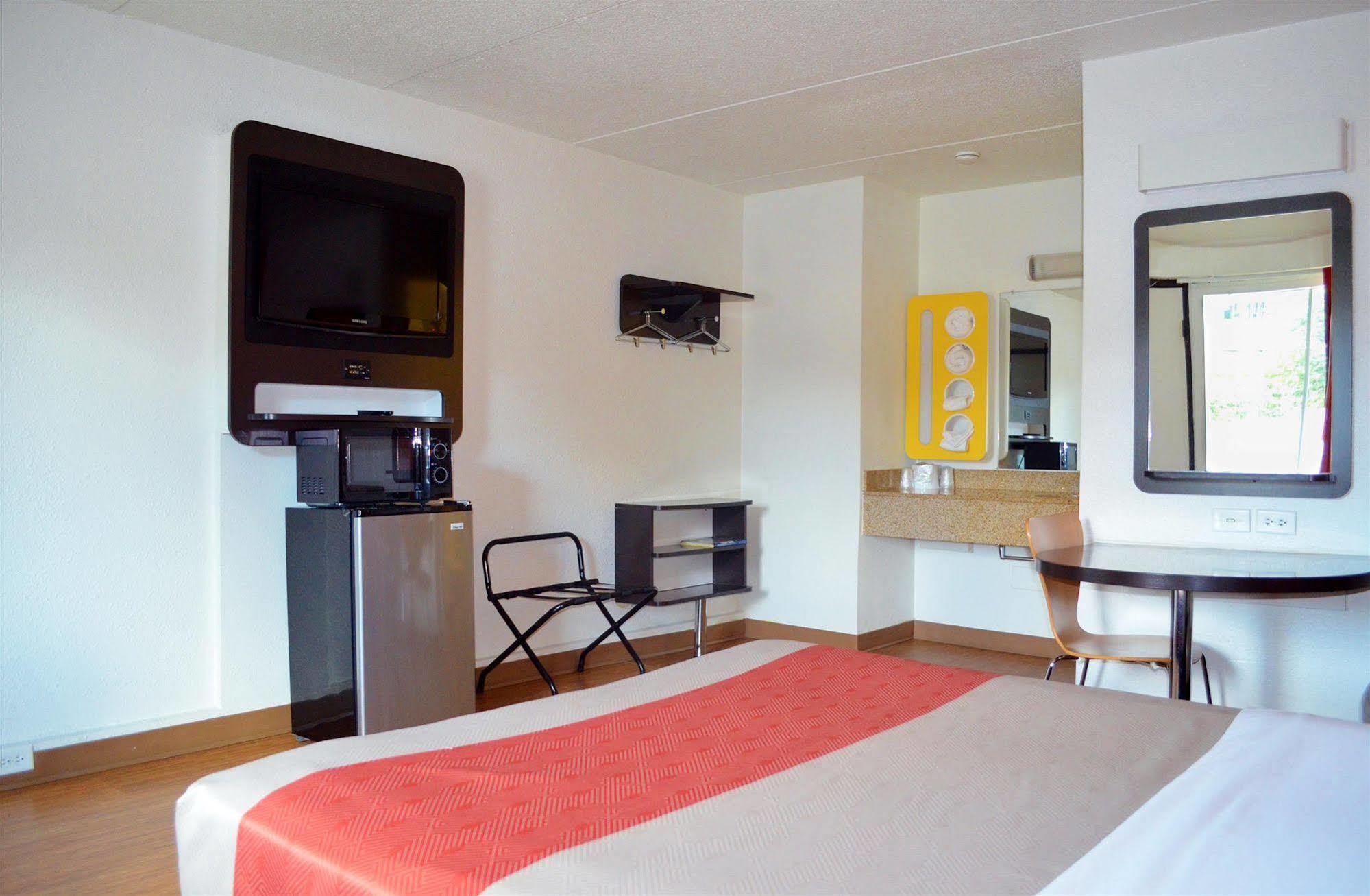 Motel 6 Boston South - Braintree Ngoại thất bức ảnh